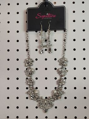 Paparazzi Signature Silver Crystal & Pearl Statement Necklace with Earrings